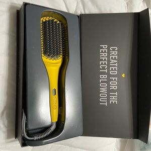 Brush Crush Heated Straightening Brush from Drybar